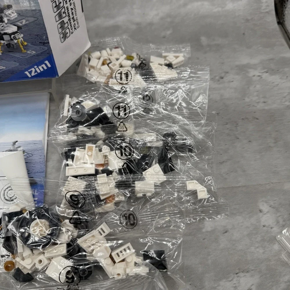 Space Shuttle 12in1 Interlocking Blocks Set Building Blocks 586 Pieces *Complete